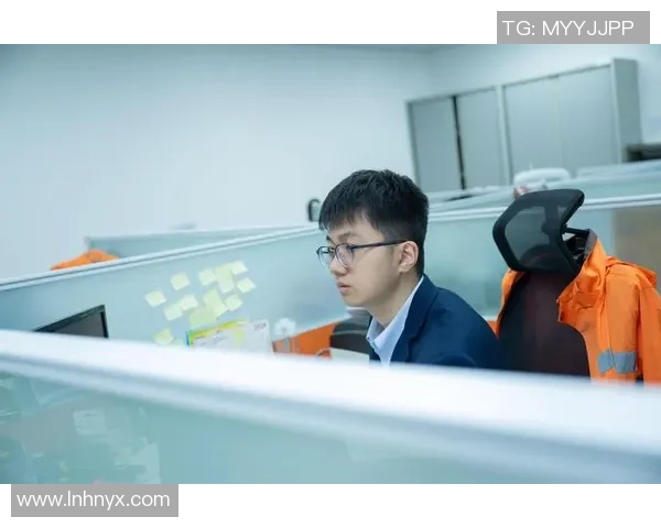 足球刘大洋的传奇旅程与奋斗精神激励年轻一代追逐梦想的故事