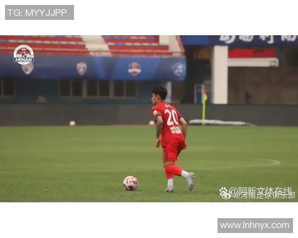 长足球裤的选择与搭配技巧助你在球场上展现最佳风采与舒适体验 长足球裤的选择与搭配技巧助你在球场上展现最佳风采与舒适体验